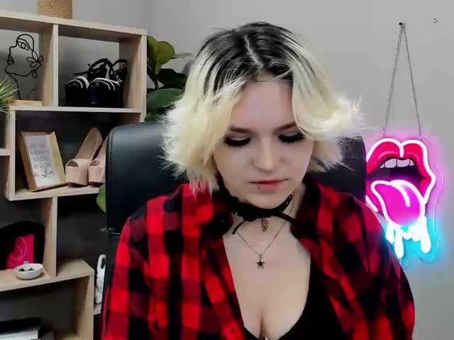 SweetLilyxo live cam on BongaCams