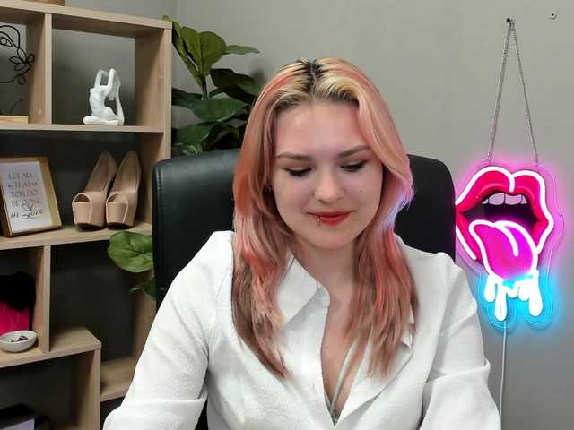 SweetLilyxo live cam on BongaCams