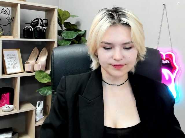 SweetLilyxo live cam on BongaCams