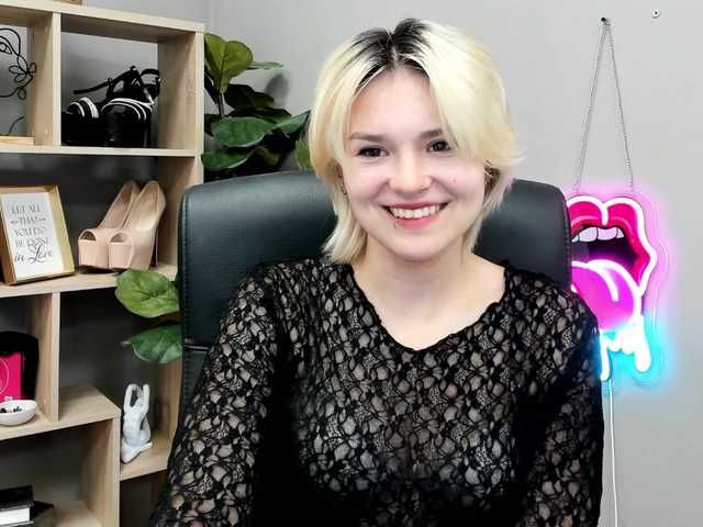 SweetLilyxo live cam on BongaCams