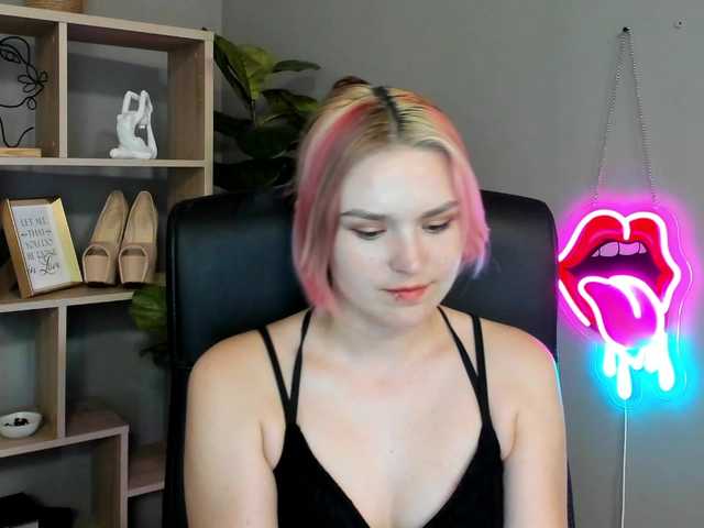 SweetLilyxo live cam on BongaCams