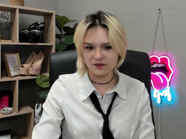 SweetLilyxo live cam on BongaCams
