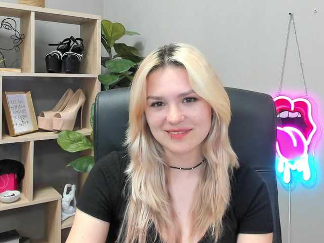 SweetLilyxo live webcam show