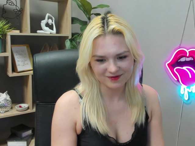 SweetLilyxo's BongaCams show and profile