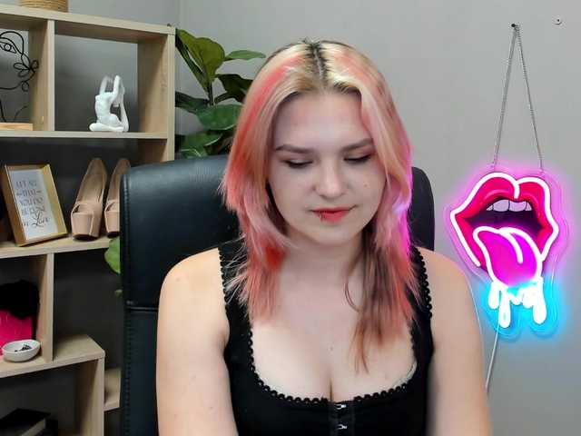 SweetLilyxo live cam on BongaCams