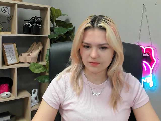 SweetLilyxo live webcam show