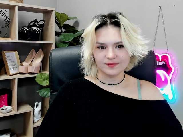 SweetLilyxo live cam on BongaCams
