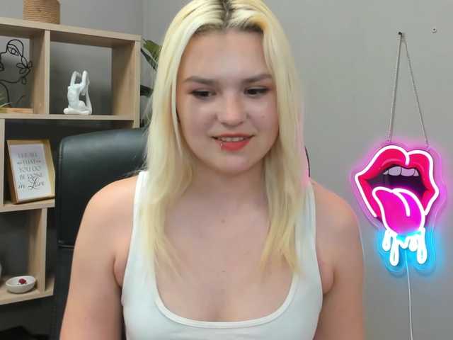 SweetLilyxo live cam on BongaCams