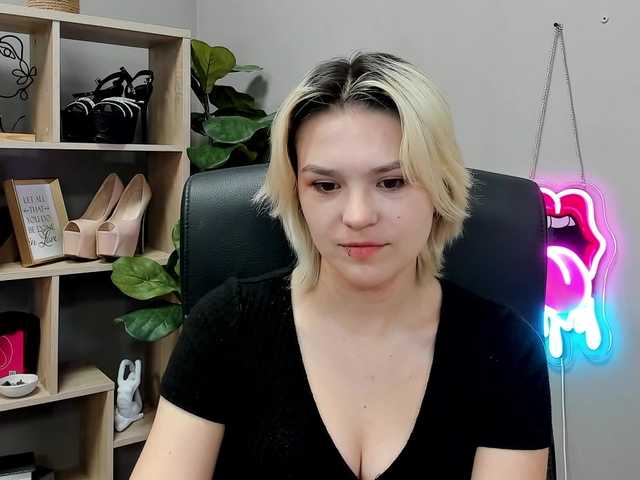 SweetLilyxo live cam preview