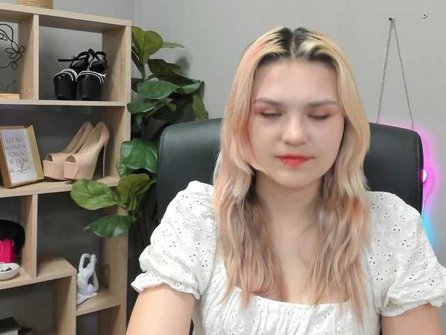 SweetLilyxo live webcam show