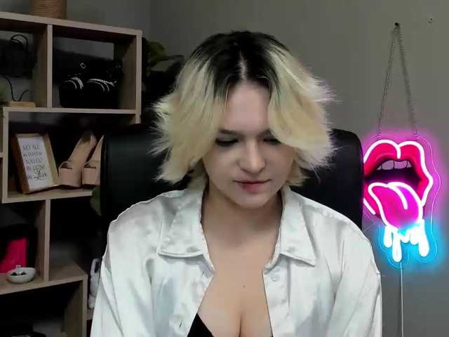 SweetLilyxo live cam on BongaCams