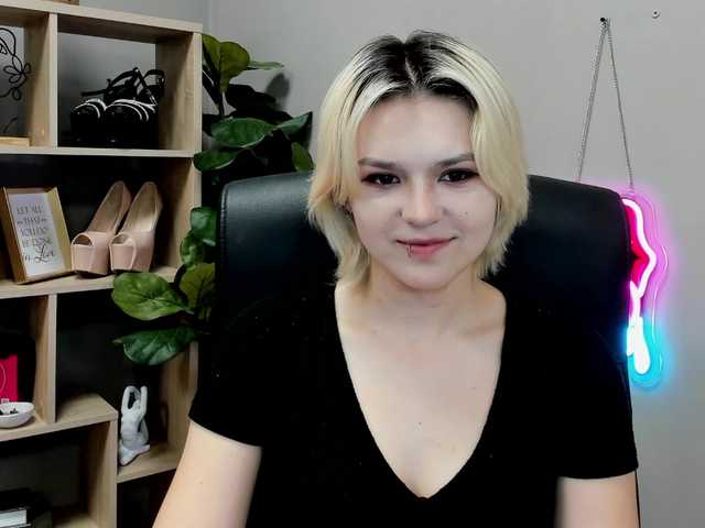SweetLilyxo live cam on BongaCams