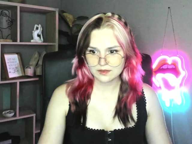 SweetLilyxo live cam on BongaCams