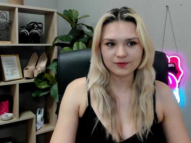 SweetLilyxo live cam on BongaCams