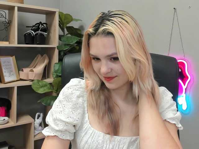 SweetLilyxo live webcam show