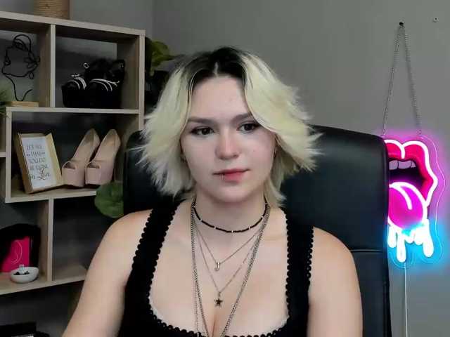 SweetLilyxo live cam on BongaCams
