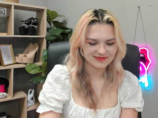 SweetLilyxo live webcam show