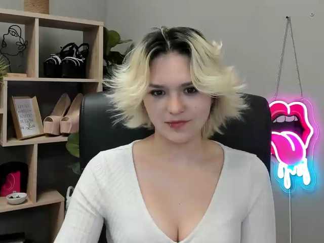 SweetLilyxo live cam on BongaCams