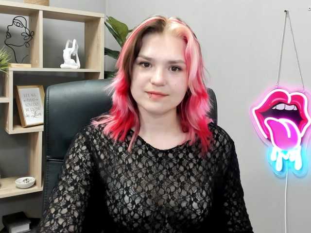 SweetLilyxo live cam on BongaCams