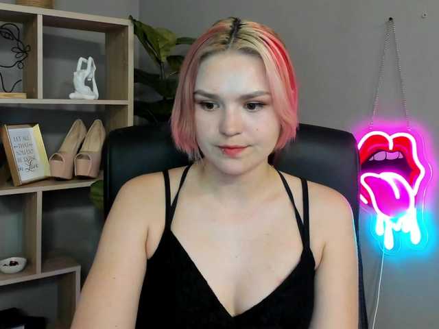 SweetLilyxo live cam on BongaCams