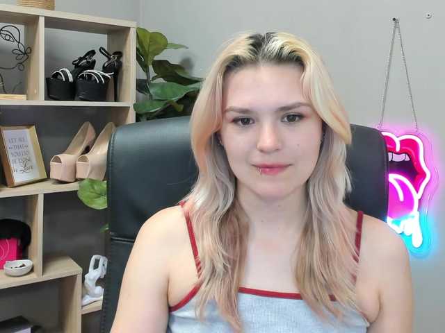 SweetLilyxo live cam on BongaCams