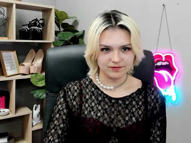 SweetLilyxo live cam on BongaCams