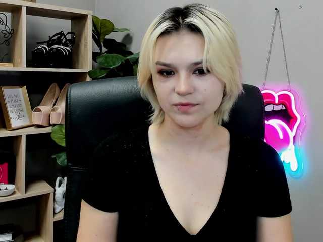 SweetLilyxo live cam on BongaCams
