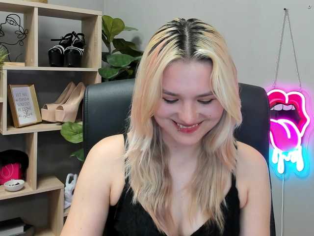 SweetLilyxo live webcam show