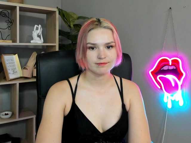 SweetLilyxo live cam on BongaCams