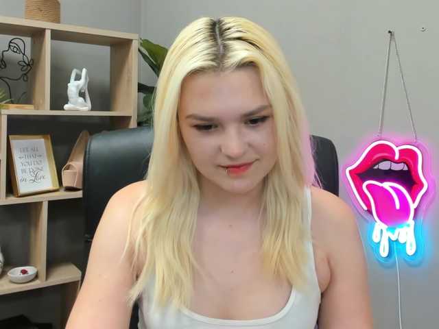 SweetLilyxo live cam on BongaCams