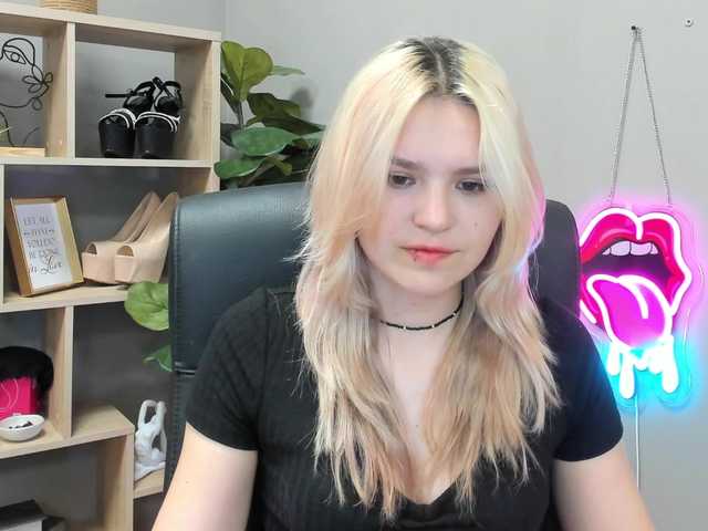 SweetLilyxo live webcam show