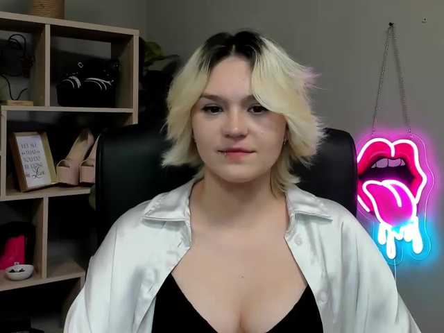 SweetLilyxo live cam on BongaCams