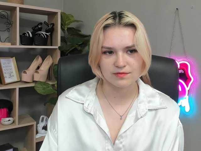 SweetLilyxo live cam on BongaCams