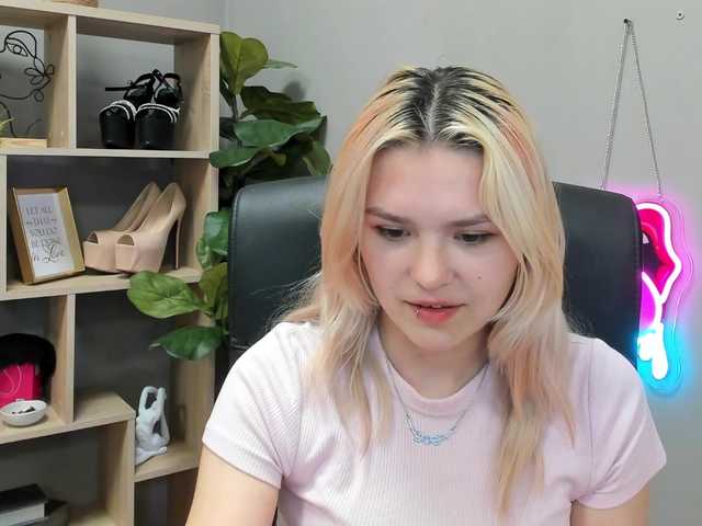 SweetLilyxo live webcam show
