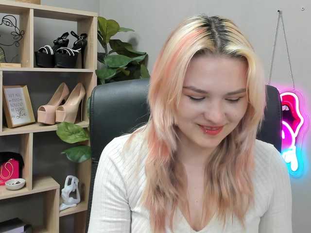 SweetLilyxo live cam on BongaCams