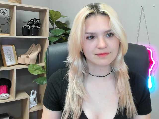 SweetLilyxo live webcam show