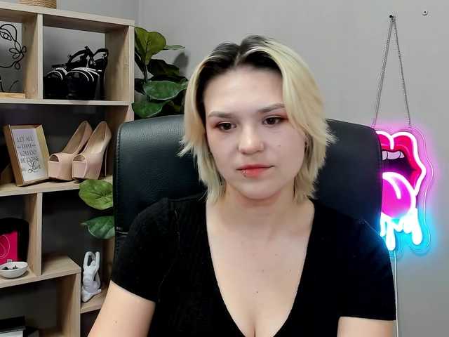 SweetLilyxo live cam on BongaCams