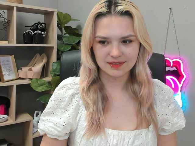 SweetLilyxo live cam on BongaCams