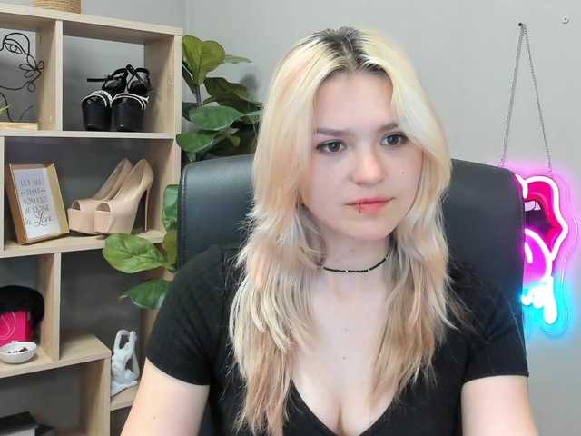 SweetLilyxo live webcam show