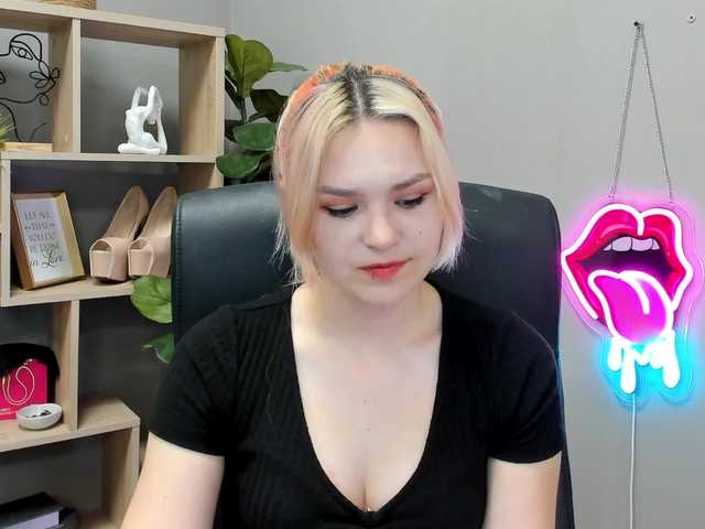 SweetLilyxo live cam on BongaCams