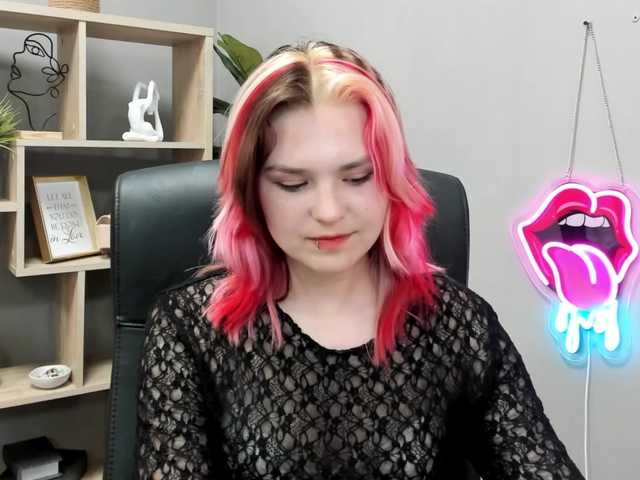 SweetLilyxo live cam on BongaCams
