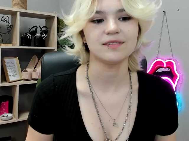 SweetLilyxo live cam on BongaCams