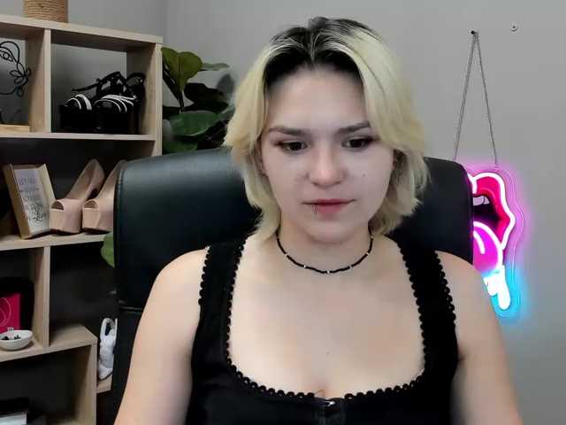 SweetLilyxo live cam on BongaCams