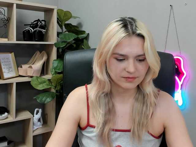 SweetLilyxo live cam on BongaCams