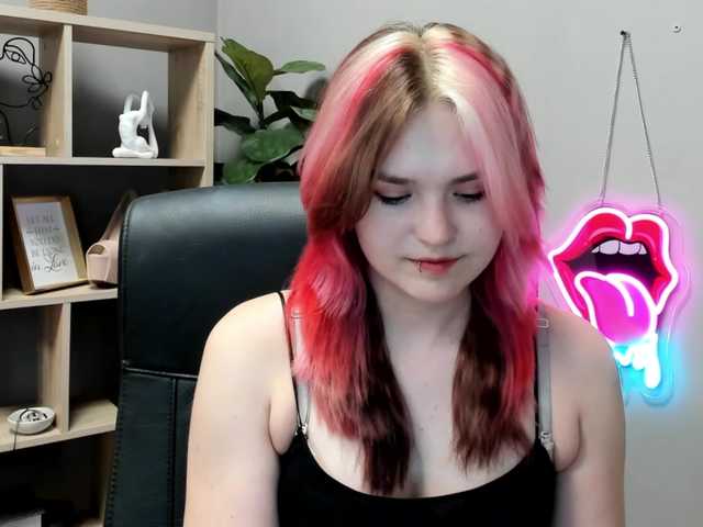 SweetLilyxo live cam on BongaCams