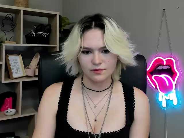 SweetLilyxo live cam on BongaCams