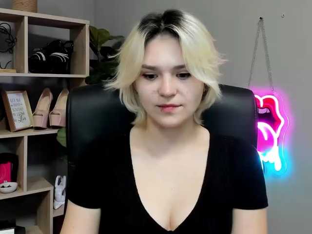 SweetLilyxo live cam on BongaCams
