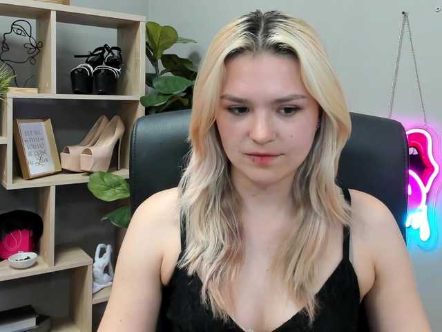 SweetLilyxo live webcam show