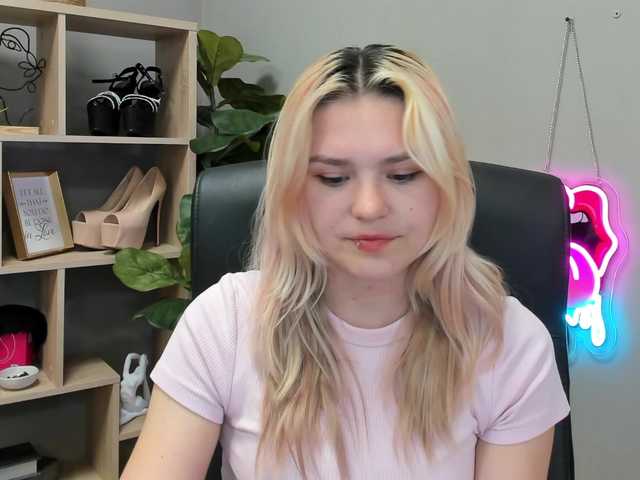 SweetLilyxo live webcam show