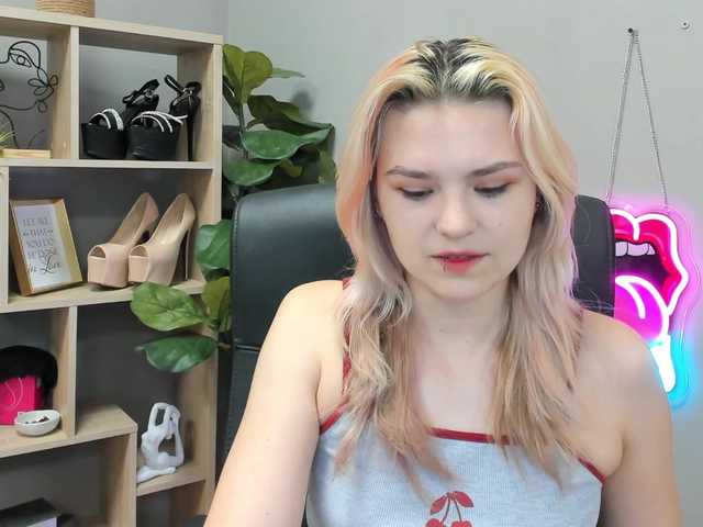 SweetLilyxo live cam on BongaCams